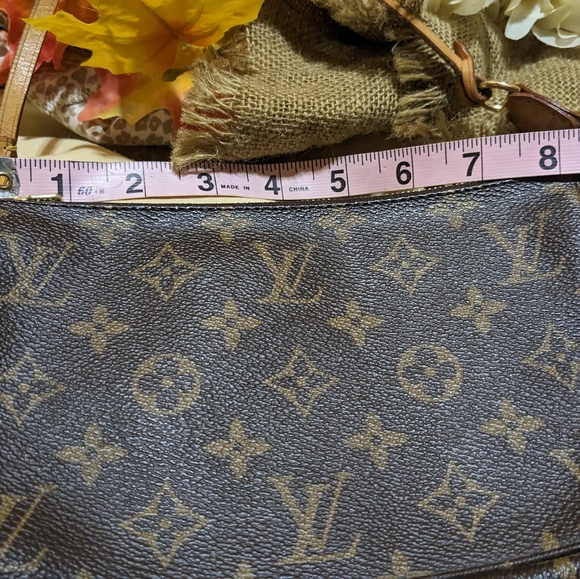 Vintage Petite Monogram - Picture 15 of 16